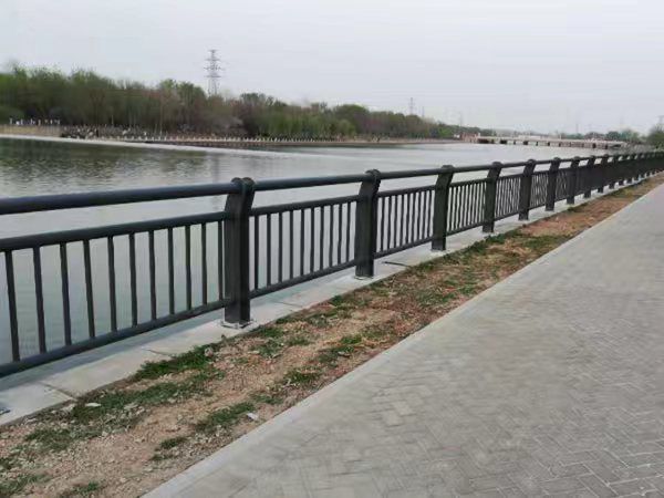 不銹鋼護(hù)欄