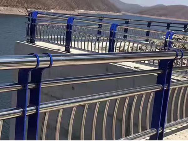 不銹鋼護(hù)欄
